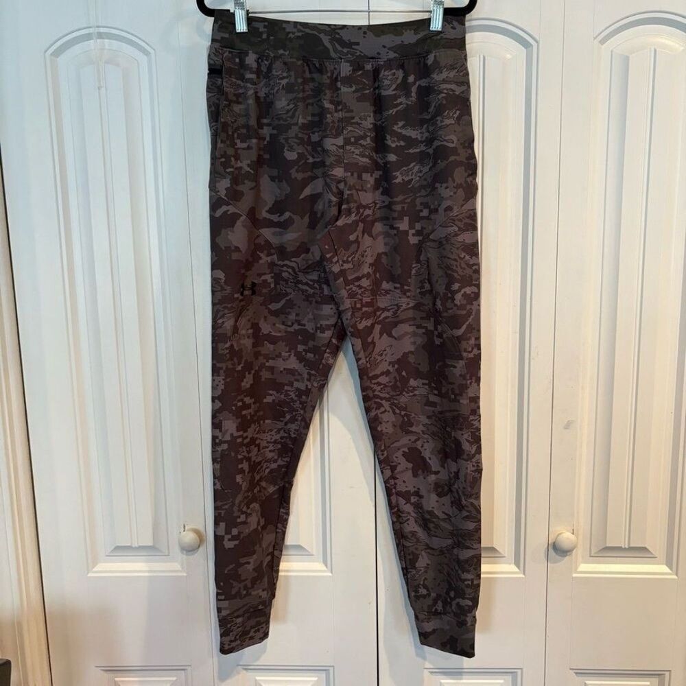Under Armour Green Camo Joggers Size Medium